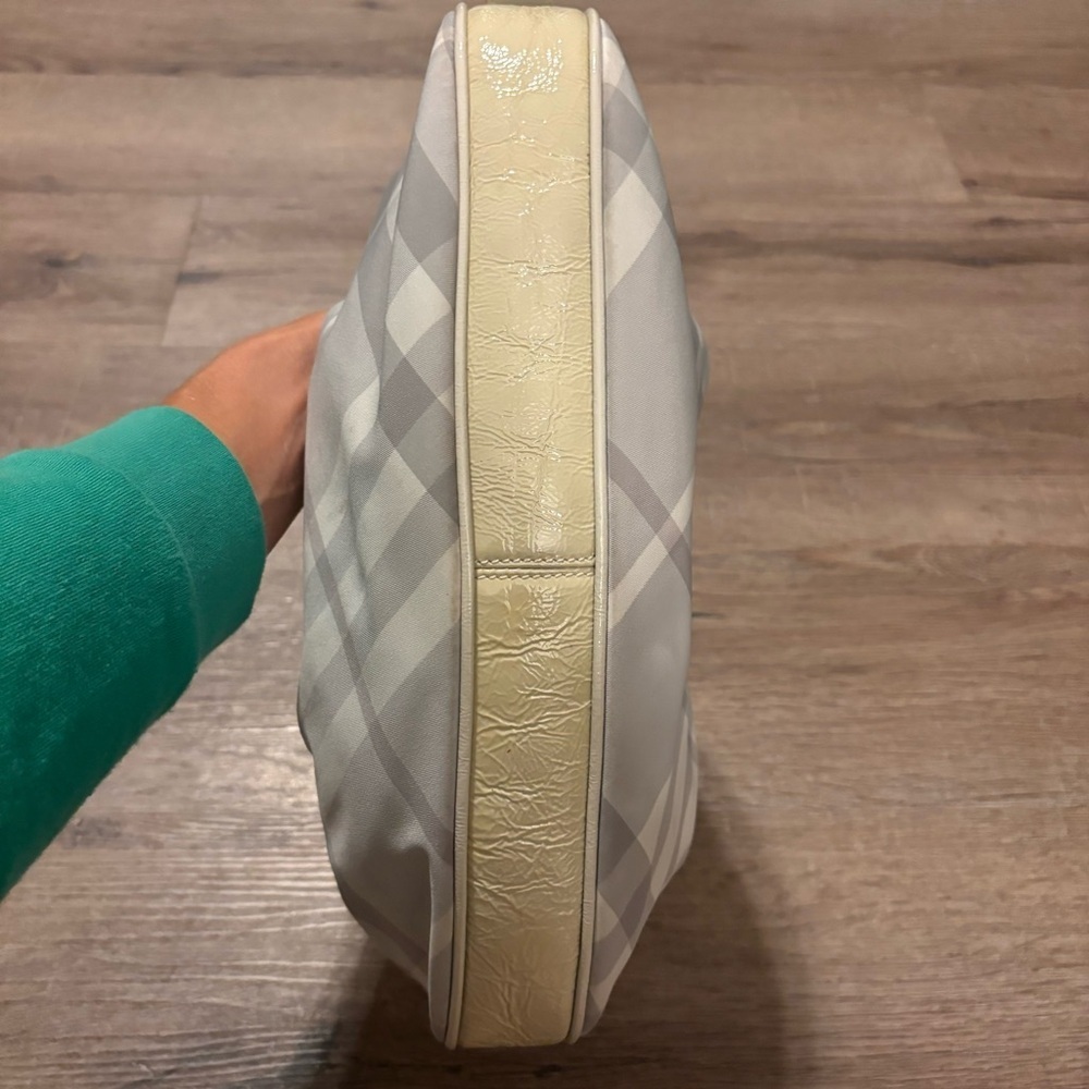 Burberry Ivory Beat Check Canvas Hobo Bag - Picture 3 of 15